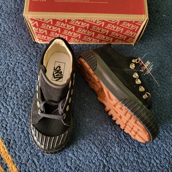 Vans Shoes - Vans Aubin 35 DC Black Women 5 Authentic Factory Collection VNOA4UULUL1 …